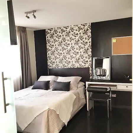 Departamento Ejecutivo #409 Apartment